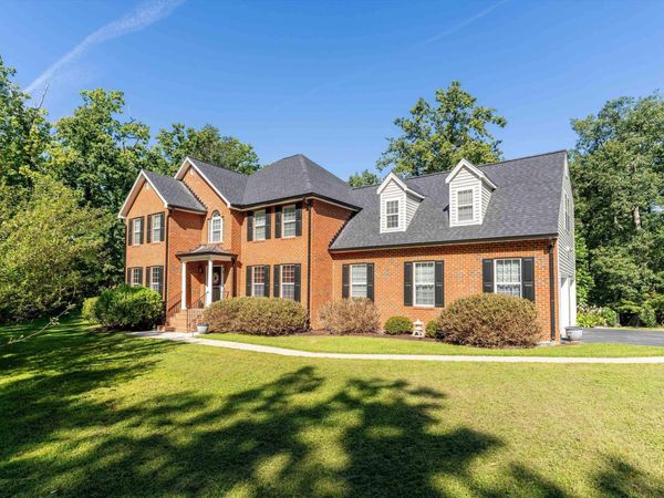 100 CAMPBELL RD, Keswick, VA 22947