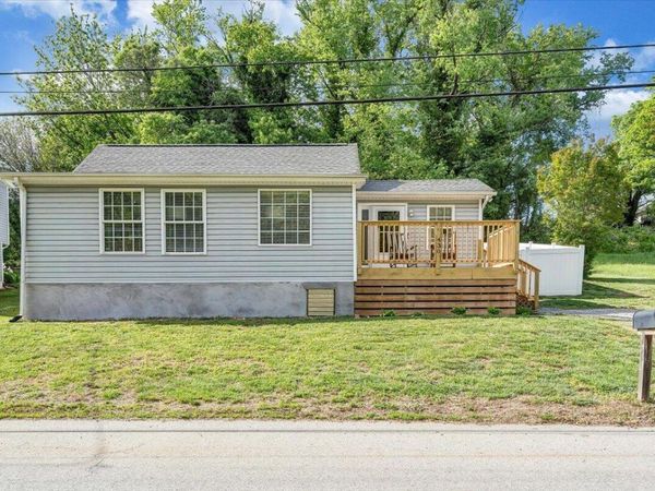 430 Tinker AVE , Vinton, VA 24179