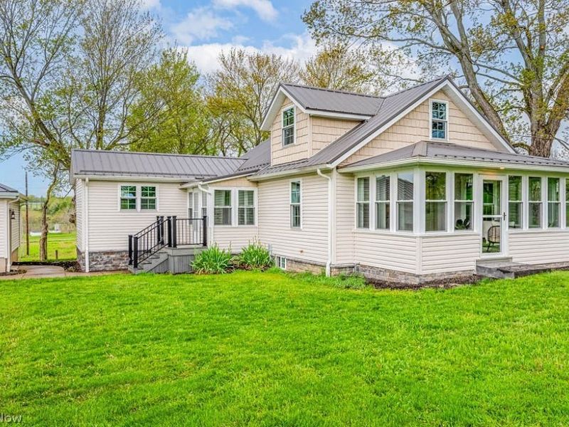 6103 Grafton Road, Leetonia, OH 44431 Photo 2