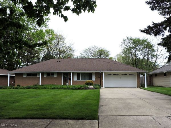 485 Harris Road , Richmond Heights, OH 44143