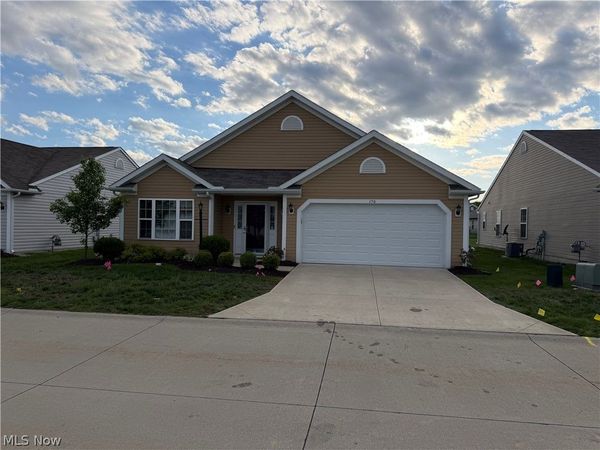 150 Westminster Way , Elyria, OH 44035
