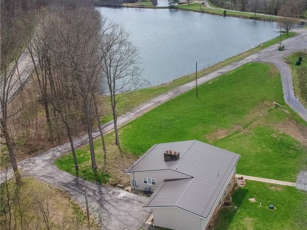 102 Kathleen Dr, Unit 2, New Brighton, PA 15066