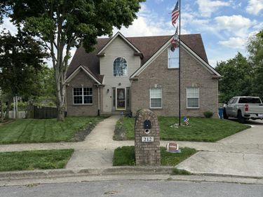 212 Woodfield Way, Nicholasville, KY 40356