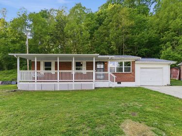 101 Holiday Hill Road, Clay City, KY 40312