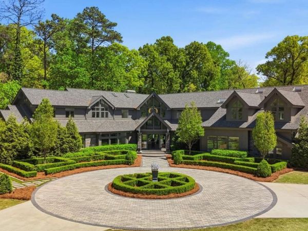 2883 W Roxboro Road NE, Atlanta, GA 30324
