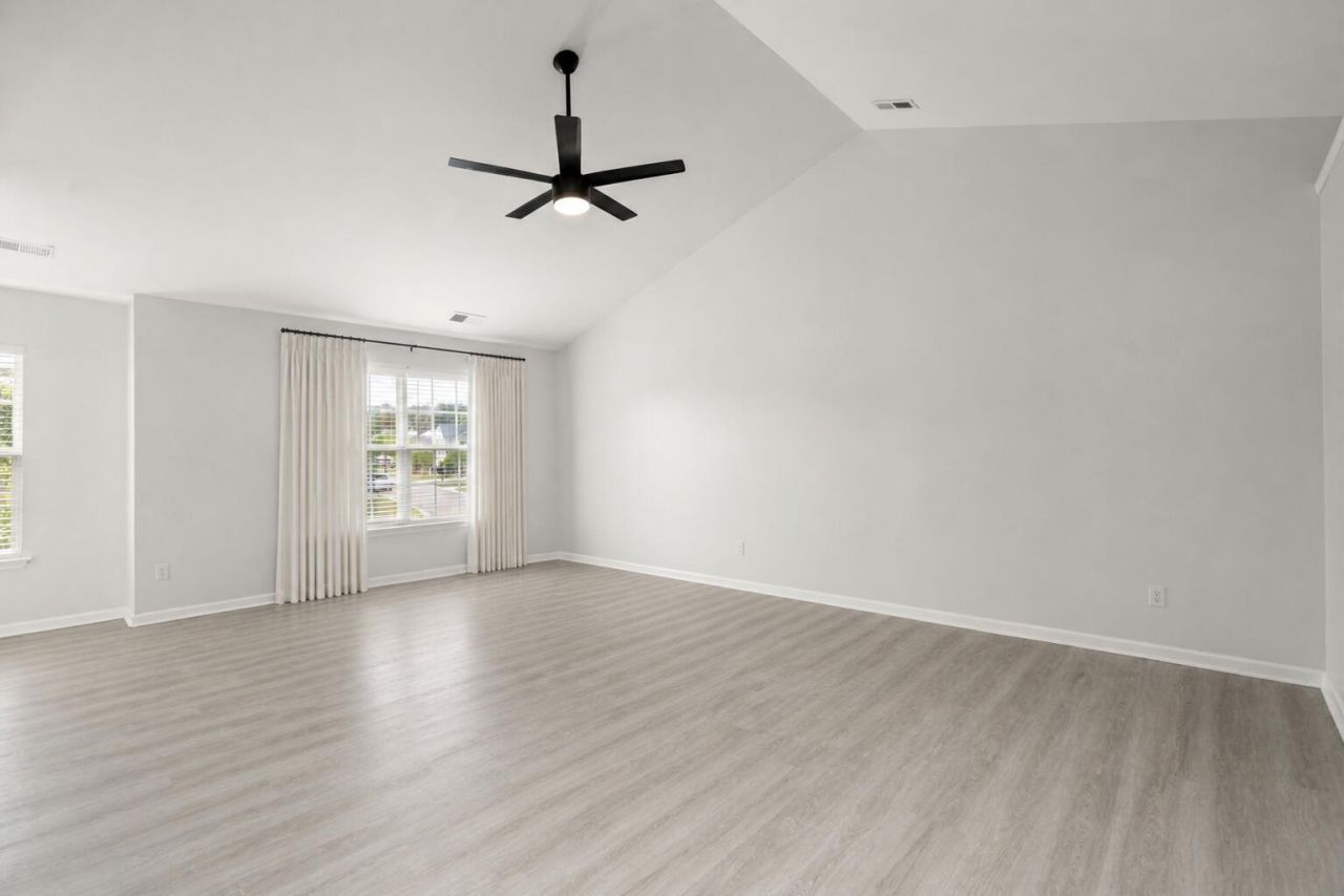 2015 Isabela Court Photo 23