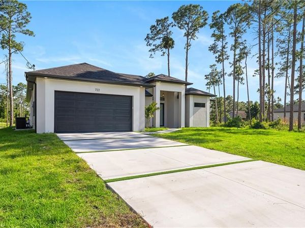 722 Phelps ST E, LEHIGH ACRES, FL 33974