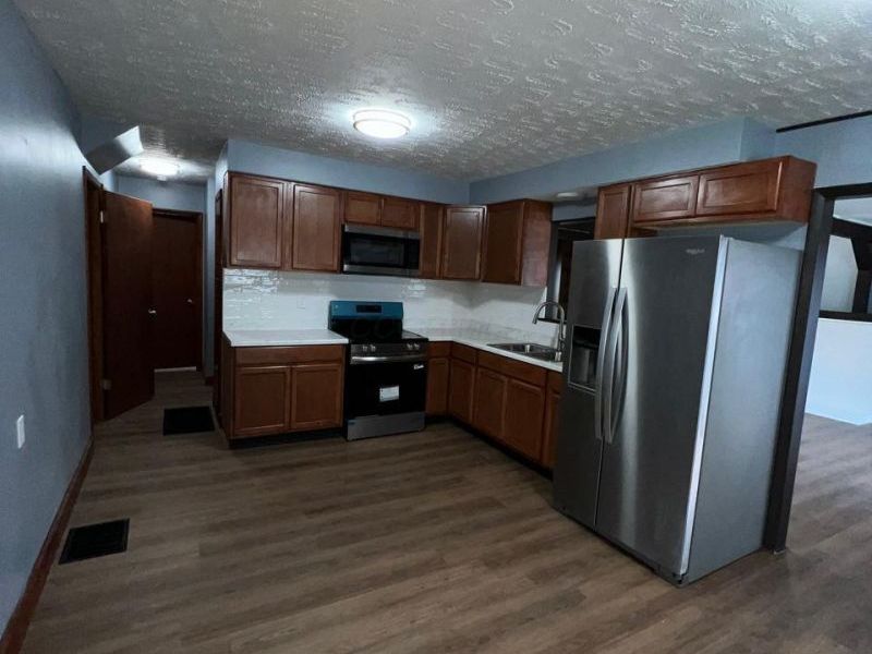 1398 Matthias Drive , Columbus, OH 43224 Photo 4