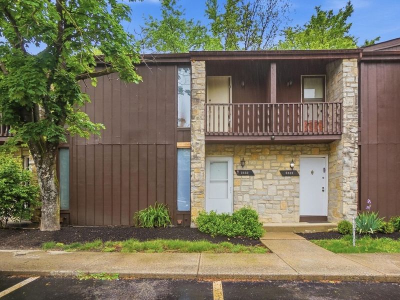 2850 Stonecreek Court, Columbus, OH 43224 Photo 2