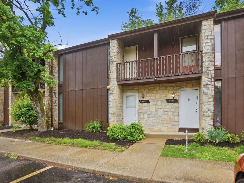 2850 Stonecreek Court, Columbus, OH 43224 Photo 4