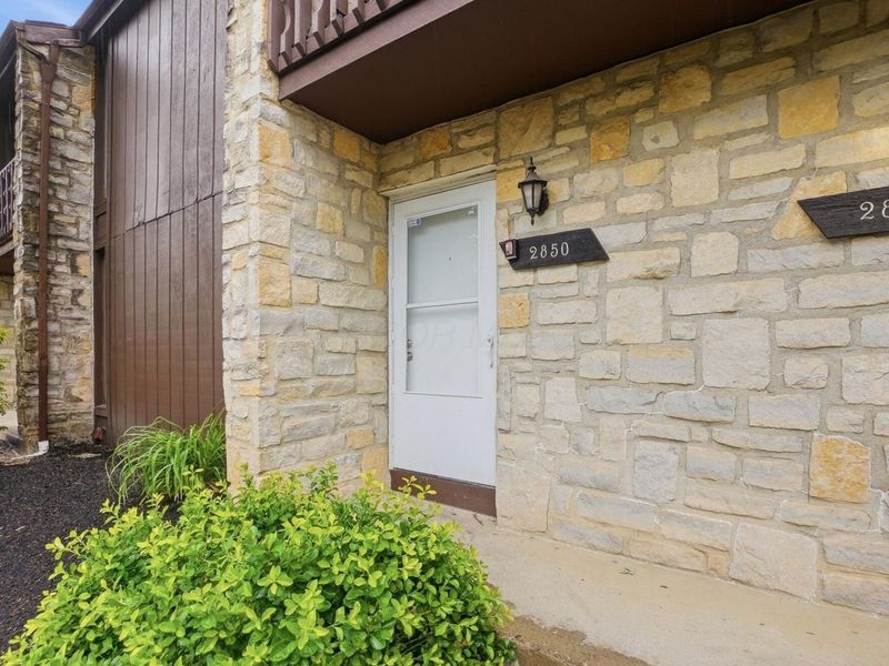 2850 Stonecreek Court, Columbus, OH 43224 Photo 5