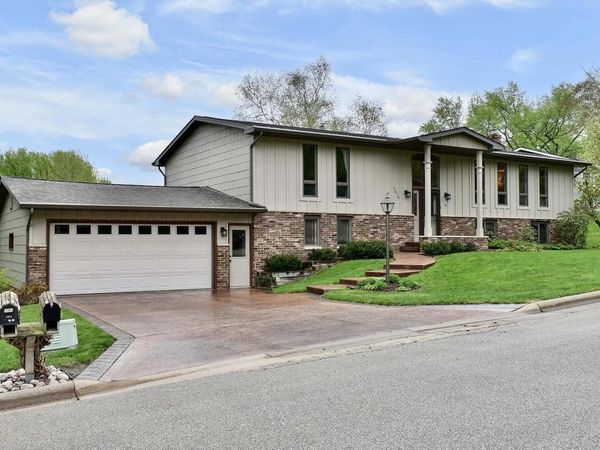 1614 Valley View DRIVE, Winona, MN 55987