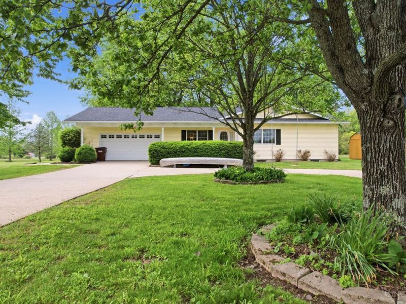 175 Montana Drive, Jackson Twp, OH 45171 Photo 2