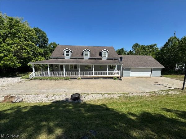 445 Calder Ridge Road , Belpre, OH 45714