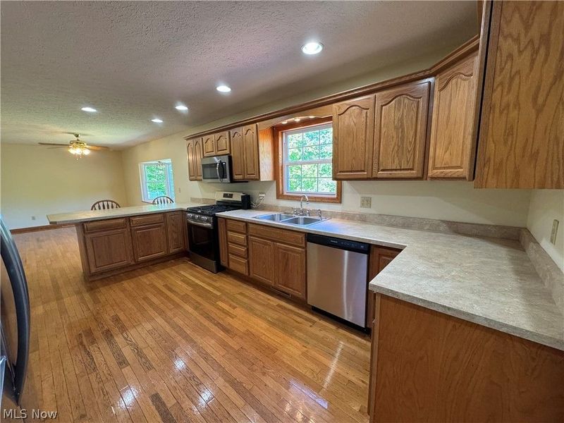 445 Calder Ridge Road, Belpre, OH 45714 Photo 2