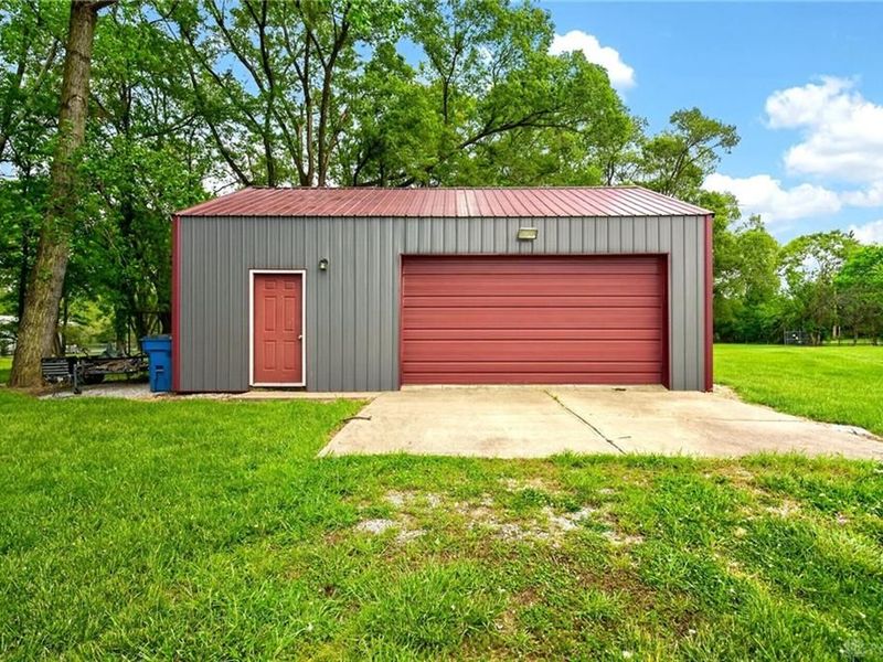 3889 Powell Road, Huber Heights, OH 45424 Photo 16