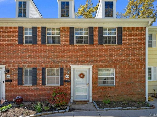 404 Towne House Village , Unit 404, Islandia, NY 11749