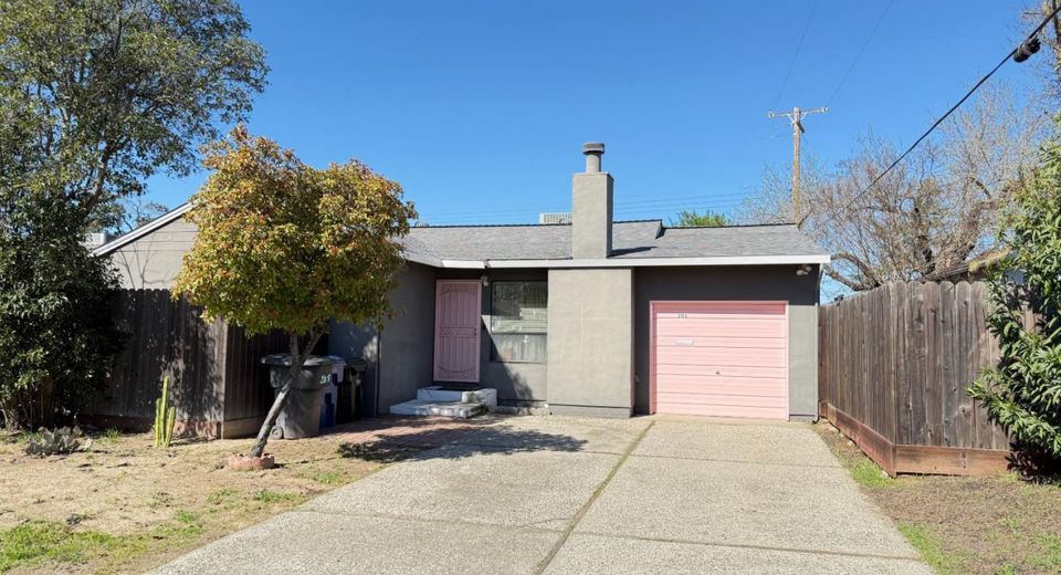 2155 Meadowlark Ln, Sacramento, CA 95821 Photo