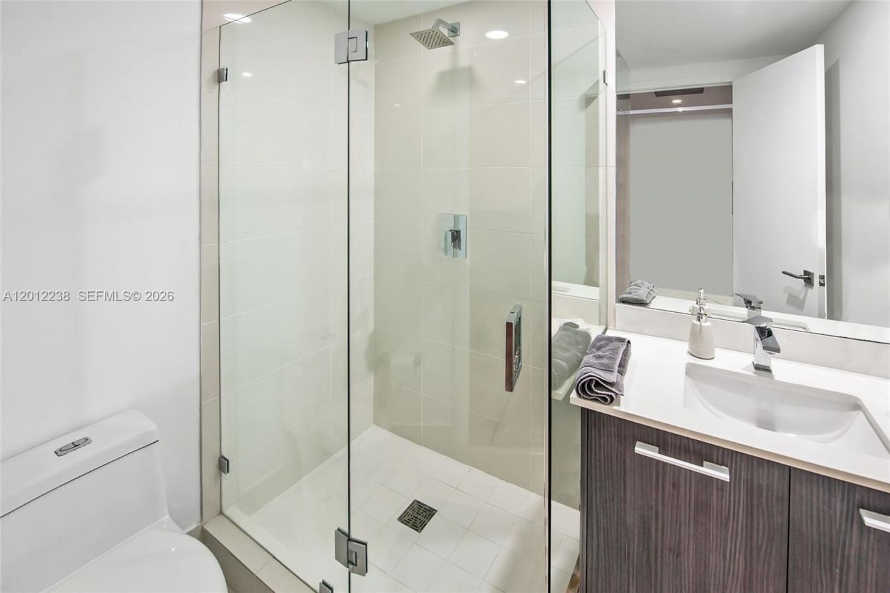 45 SW 9th St , Unit 1604, Miami, FL 33130 Photo