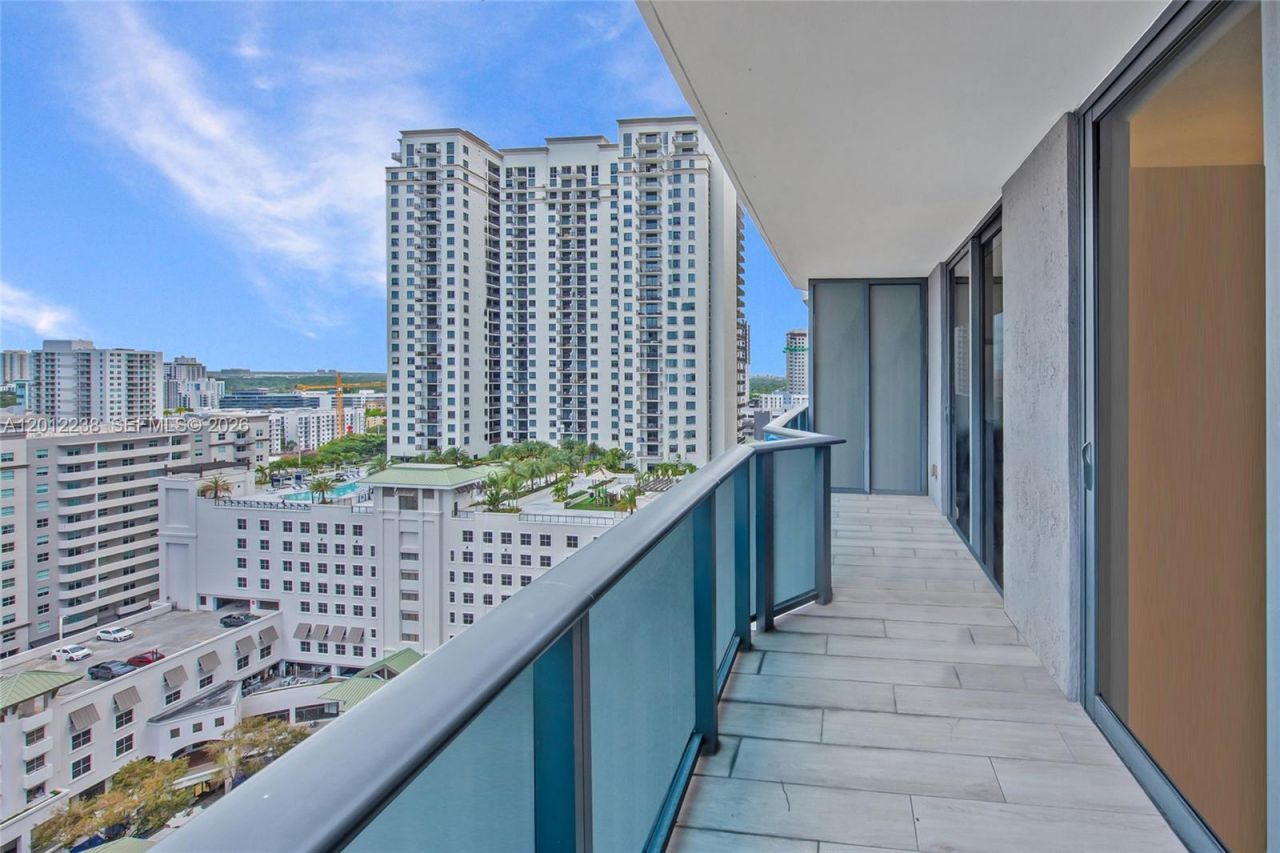 45 SW 9th St , Unit 1604, Miami, FL 33130 Photo