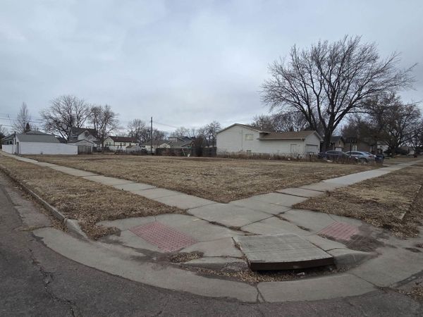 1103 N Lincoln Ave, Sioux Falls, SD 57104