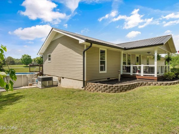603 Lees Chapel Rd, Sweetwater, TN 37874