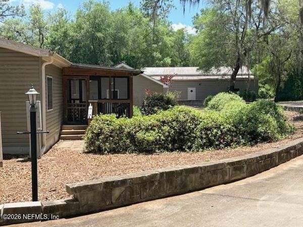 240 SWAN LAKE Drive, Melrose, FL 32666