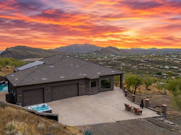 42610 N 22ND Street, New River, AZ 85087