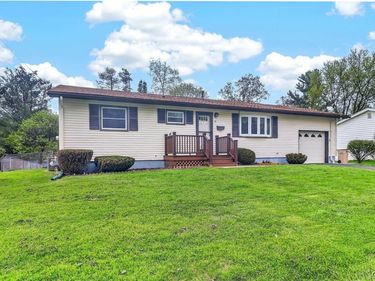 21 Marilyn Drive, Whitesboro, NY 13492
