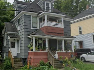 105 Charmouth Dr Drive, Unit 107, Syracuse, NY 13207