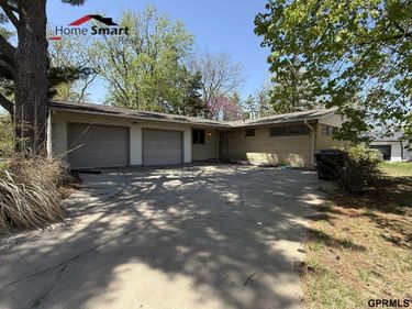 511 Eastridge Drive, Lincoln, NE 68510