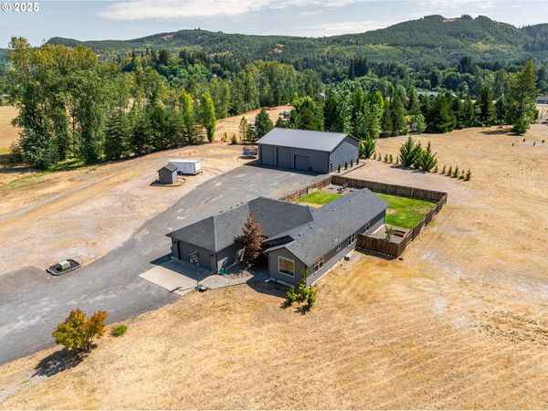 195 BAY POINT DR, Castle Rock, WA 98611