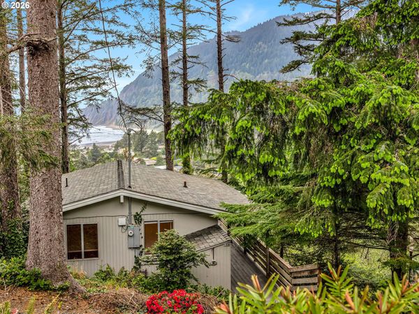 155 COLLEGE AVE, Manzanita, OR 97130