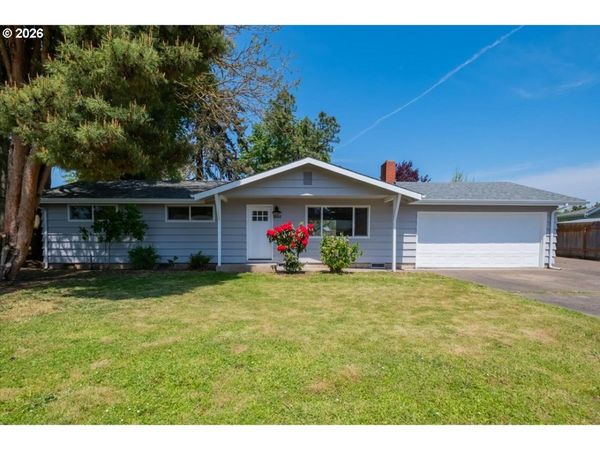 1444 MENLO LOOP, Springfield, OR 97477