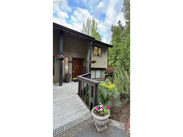 2800 TREETOP LN, West Linn, OR 97068