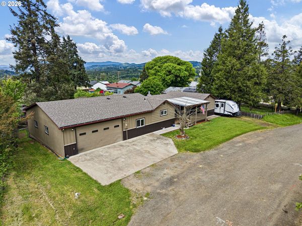 613 SE 5TH ST, Oakland, OR 97462