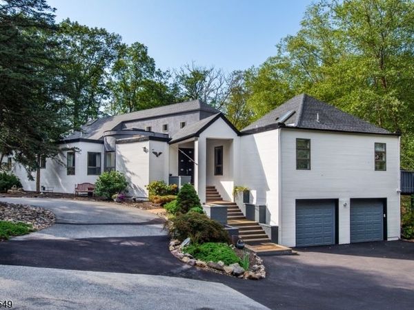 4 Springwood Ter, Kinnelon, NJ 07405