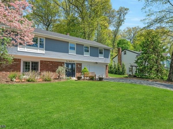 109 Malcolm Rd, Mahwah, NJ 07430