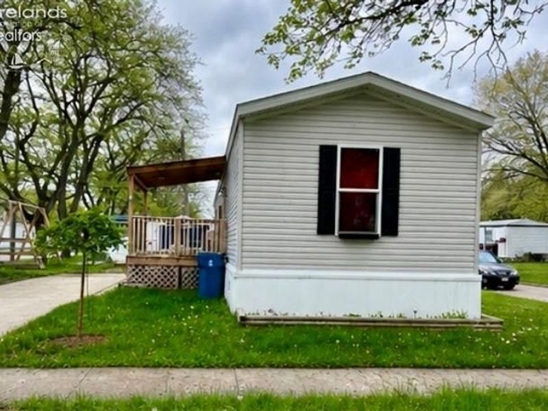 203 Midvale Avenue, Unit 1, Clyde, OH 43410 Photo 2