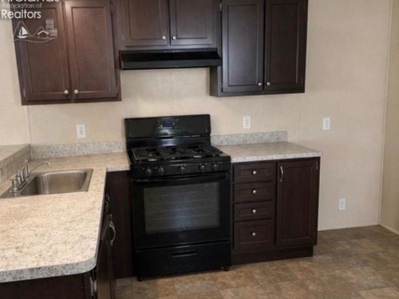 203 Midvale Avenue, Unit 1, Clyde, OH 43410 Photo 7
