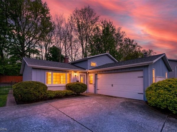 176 Pinewood Drive , Elyria, OH 44035