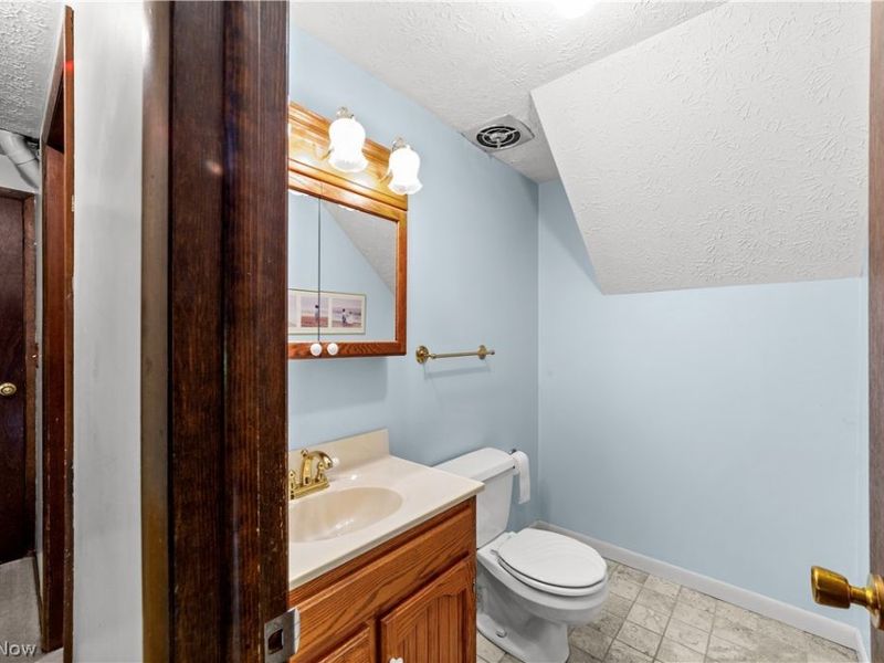 176 Pinewood Drive, Elyria, OH 44035 Photo 13