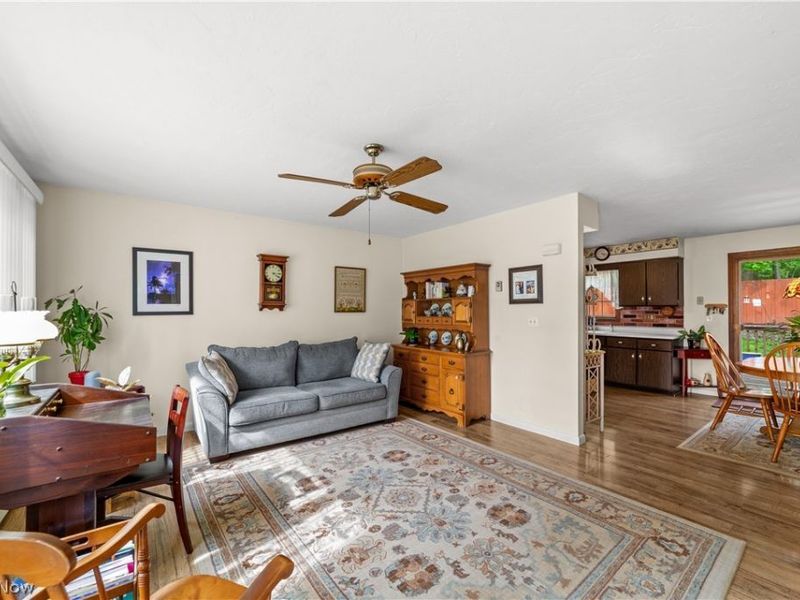 176 Pinewood Drive, Elyria, OH 44035 Photo 4
