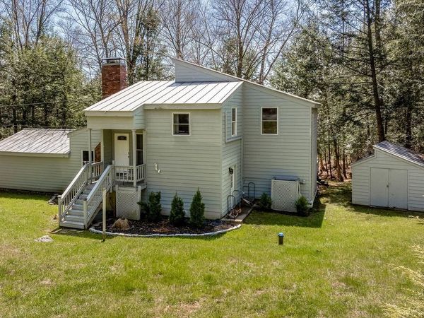 957 Marsh Family Road, Hartford, VT 05059