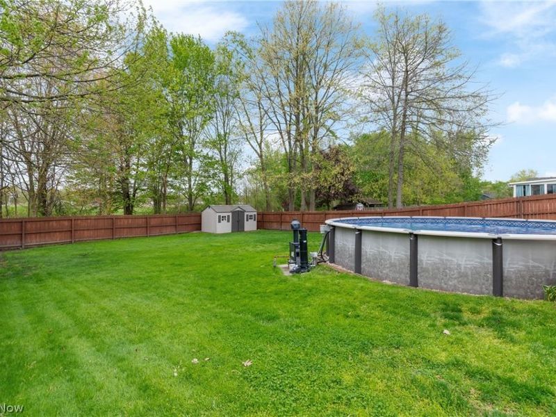 1972 Springfield Lake Boulevard , Akron, OH 44312 Photo 37