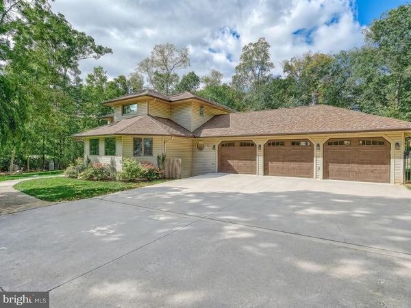 141 LAKE MEADE DRIVE, EAST BERLIN, PA 17316