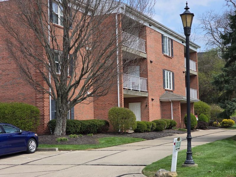 5530 Westwood Northern Boulevard, Unit 5, Green Township, OH 45248 Photo 2