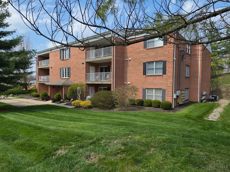 5530 Westwood Northern Boulevard, Unit 5, Green Township, OH 45248 Photo 3