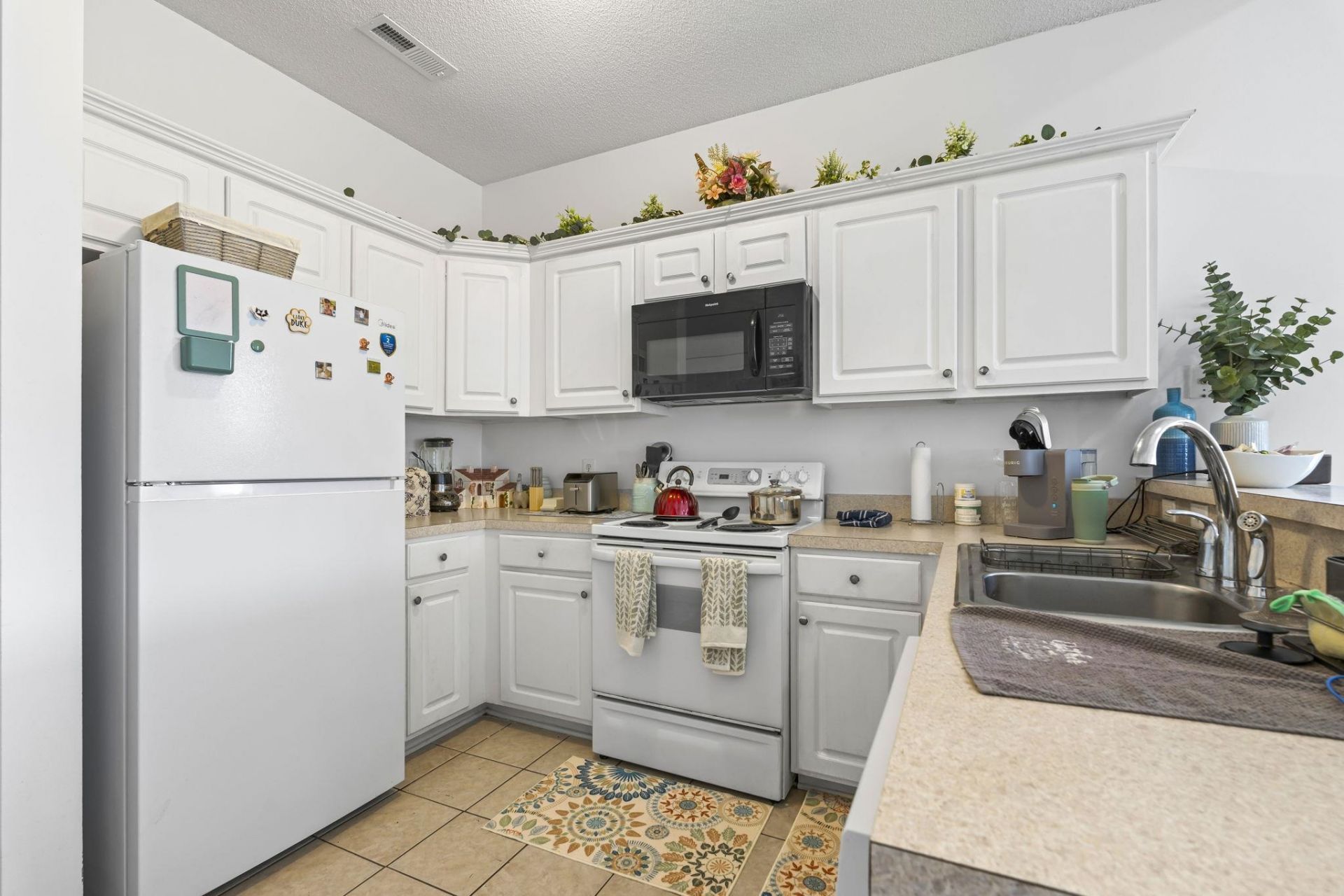 248 Sun Colony Blvd.  Photo 8