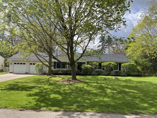 7852 State Street, Brighton, MI 48116